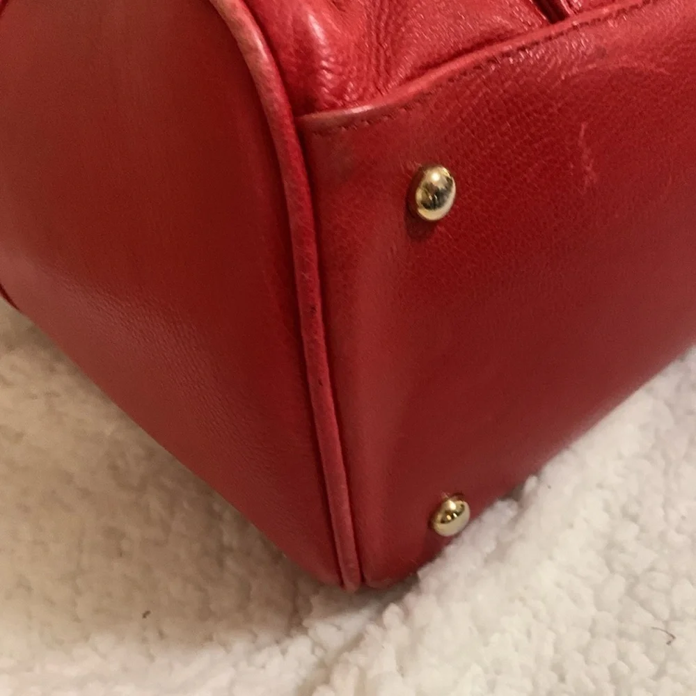 Glove, leather satchel